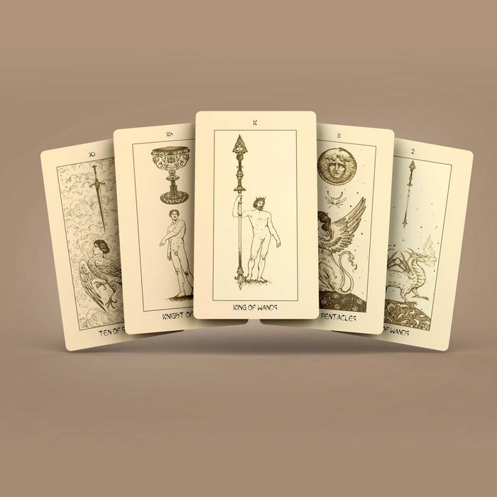 Regal Shadows Tarot Нови Карти Таро
