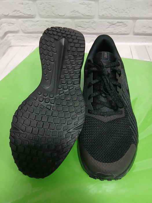 Чоловічі кросівки для бігу Nike Run Defy HM9594-002