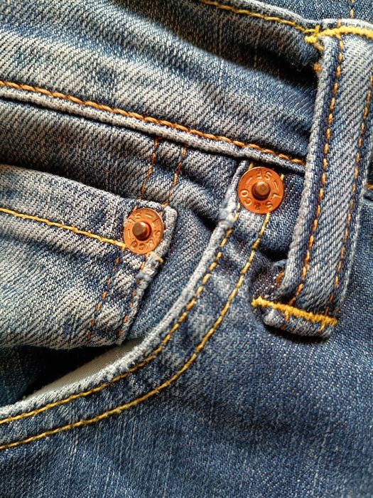 Sprzedam spodnie damskie Levi's