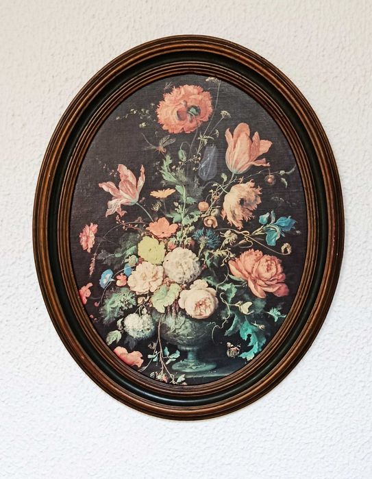 Quadros ovais com  motivos florais