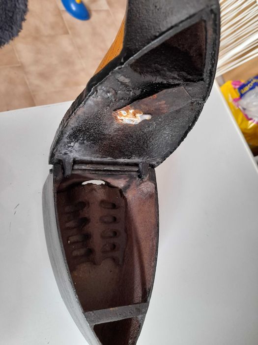 Ferro, cobre e metais antigos em pecas unicas