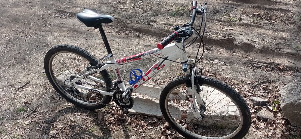 Продам велосипед,колеса  24 "