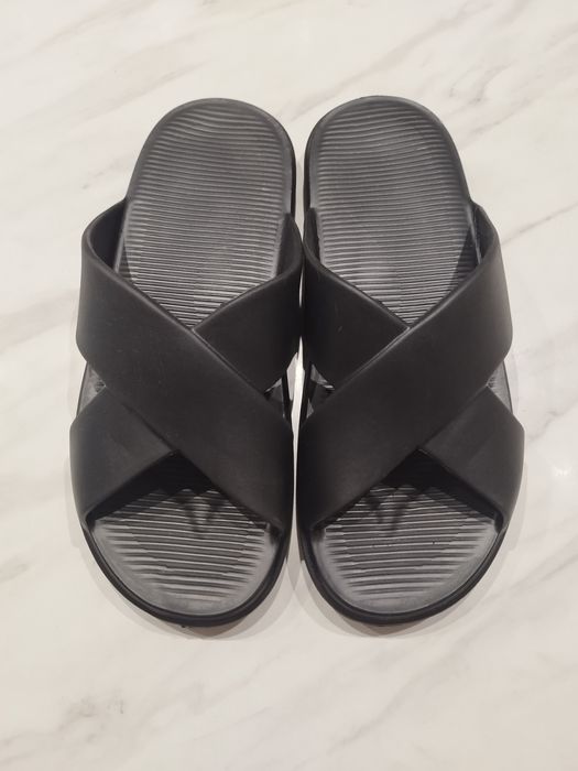 Шлепанцы черные 44