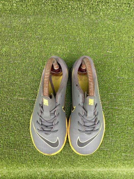 Дитячі кросівки сороконожки nike vapor