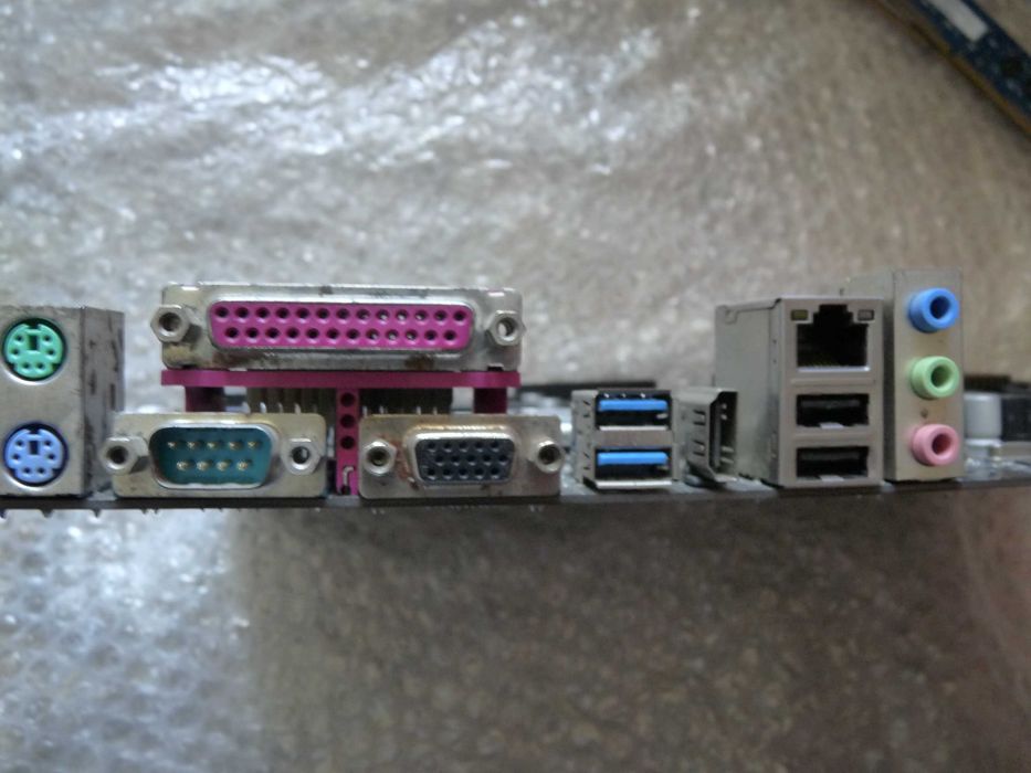 ASRock  H81 Pro BTC + i3-4160 (c1150)