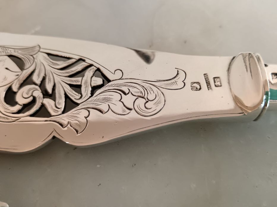 Talheres de servir em prata