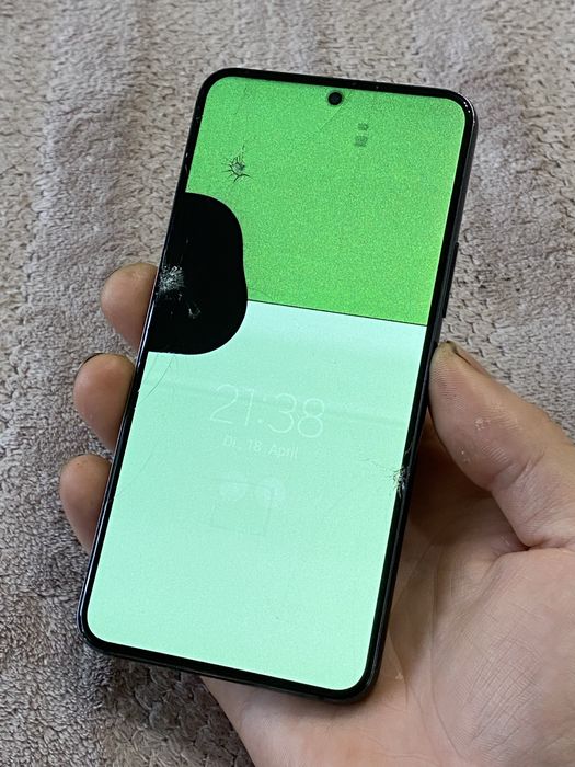 Телефон Samsung Galaxy S22