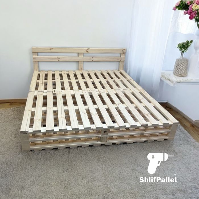 Ліжко з соснової дошки в стилі паллет/поддонов