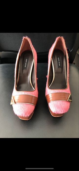 Sapatos salto alto Egidio Alves