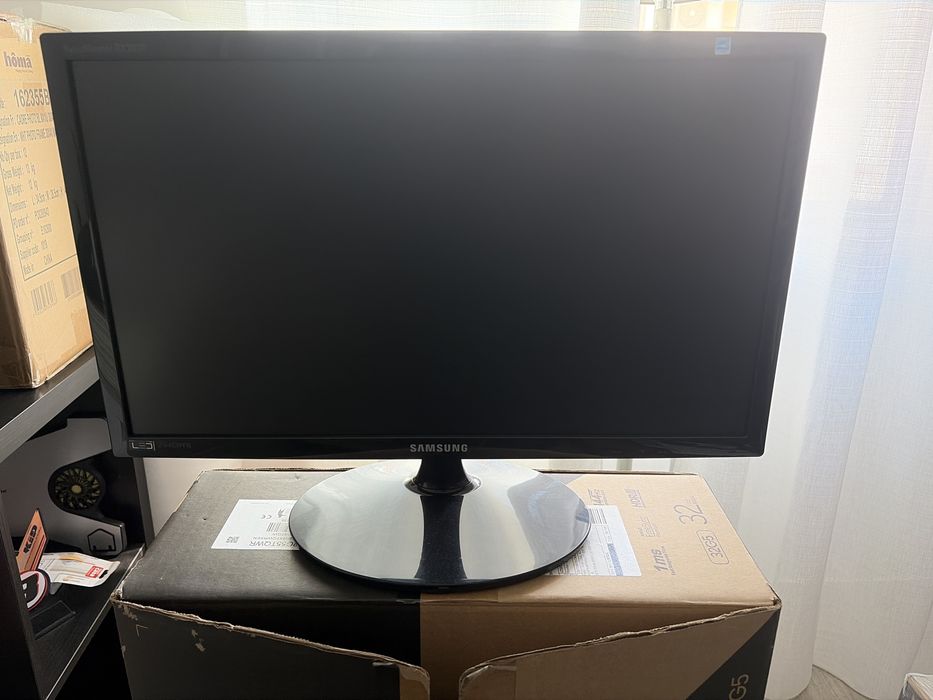 Monitor Samsung 22” Full HD – Bom estado