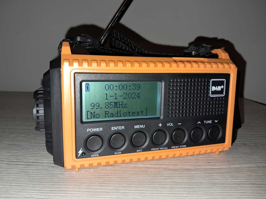 Rádio ROCAM CR1009 - Casa, Campismo ou Emergência