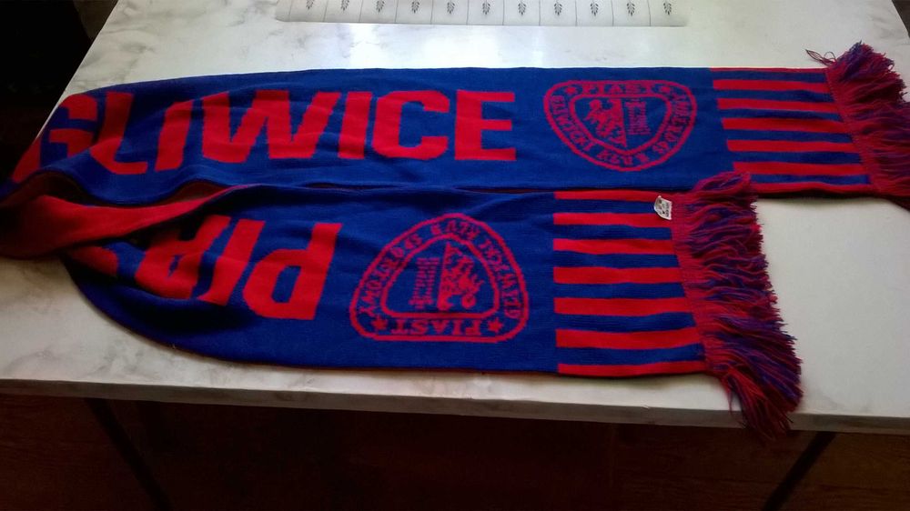 szalik klubowy >PIAST< Gliwice