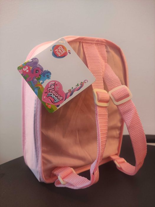 Mochila com unicórnio e acessórios