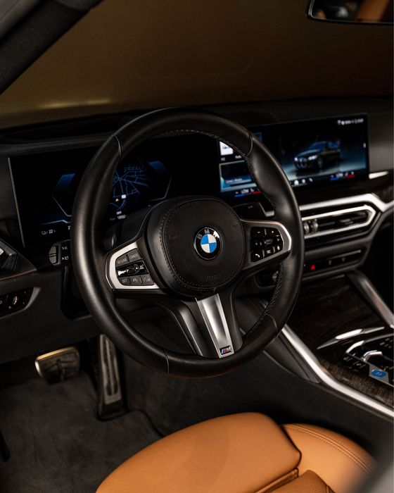 BMW i4 edrive40 Pack M Edição Sanremo Green Metallic + Vernasca Cognac.