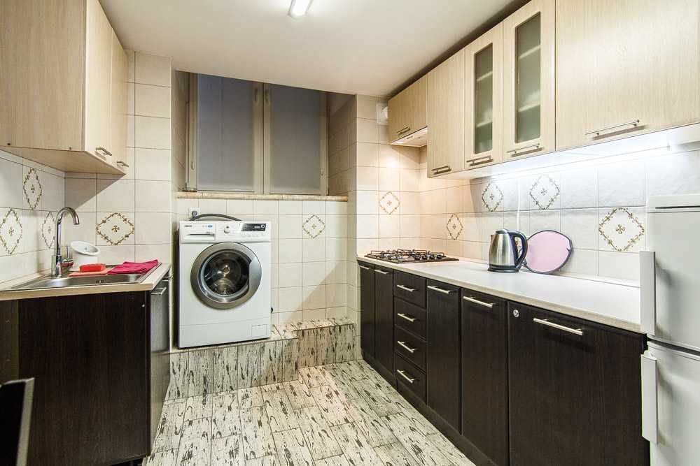 СВЕТ ЕСТЬ!_ТЕПЛО_ Преображенская/Дерибасовская . В 2 уровнях. Парковка