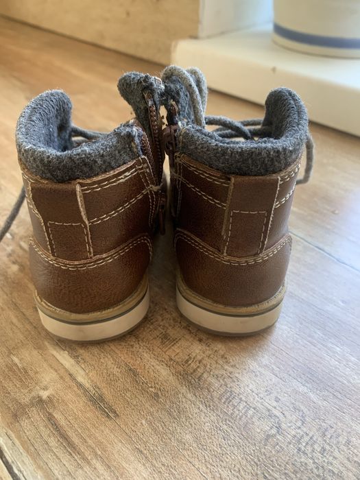 Дитячі демісезонні  шкіряні черевики 22-23