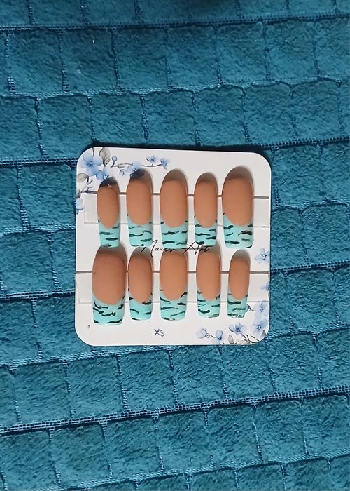 Press on nails,zeberka z niebieskim frenchem