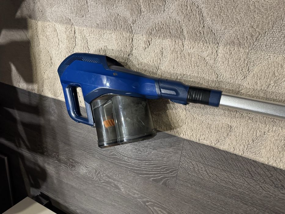 Вертикальний + ручний пилосос (2в1) Philips SpeedPro aqua FC6728