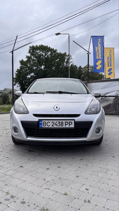 Renault Clio 2011 року