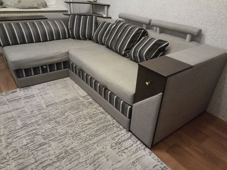 Угловой диван Daniro