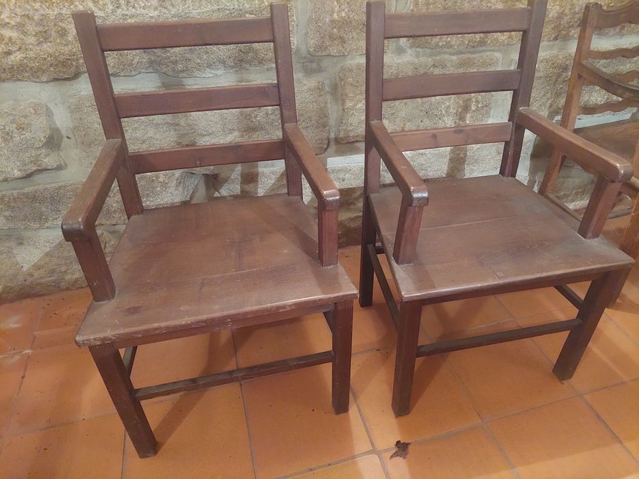 2 Cadeiras com braços