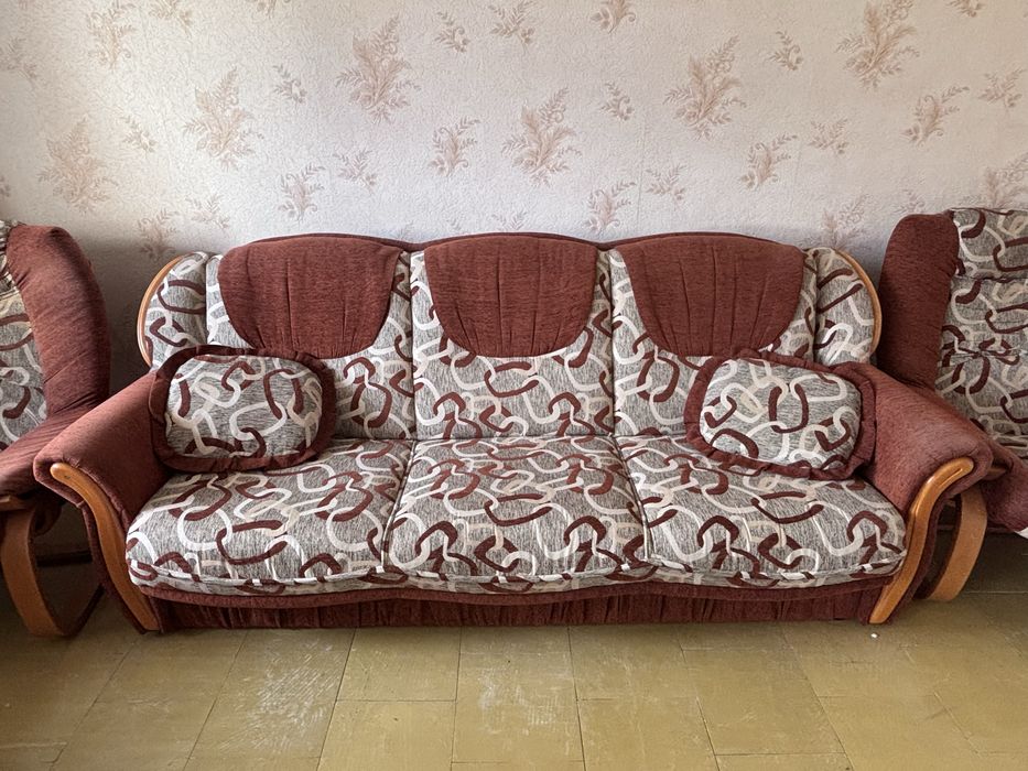 Komplet  wypoczynkowy – sofa + 2 fotele