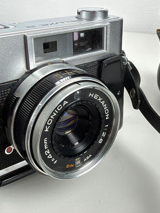 Konica EE-Matic Deluxe 2 + Hexanon 42 mm f/2.8 – Japonia, lata 60. + oryginalny futerał