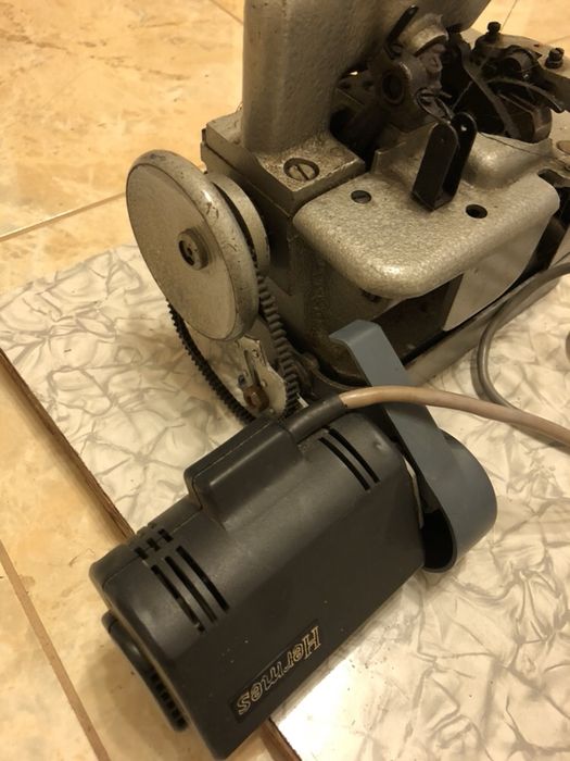 Оверлок. Швейная машинка.