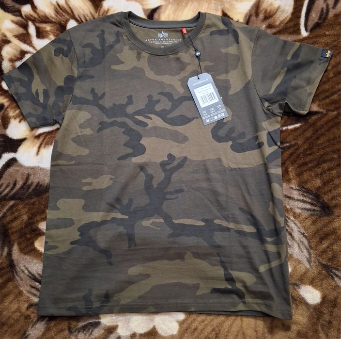 Нова фірмова чоловіча футболка