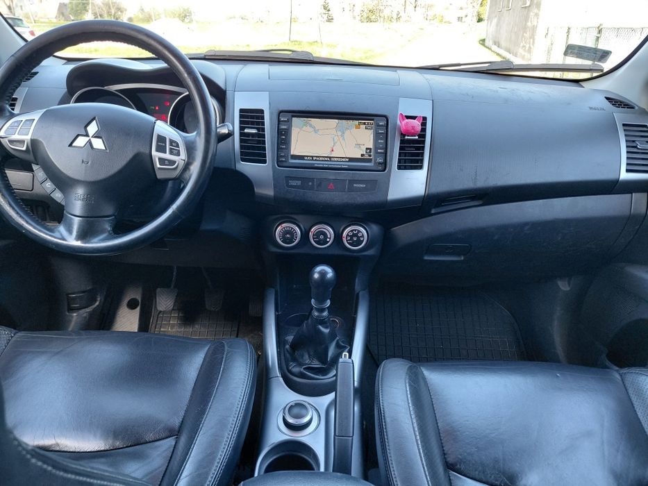 Mitsubishi Outlander 2007r 4x4 10 lat 1wł 7 osób Navi hak
