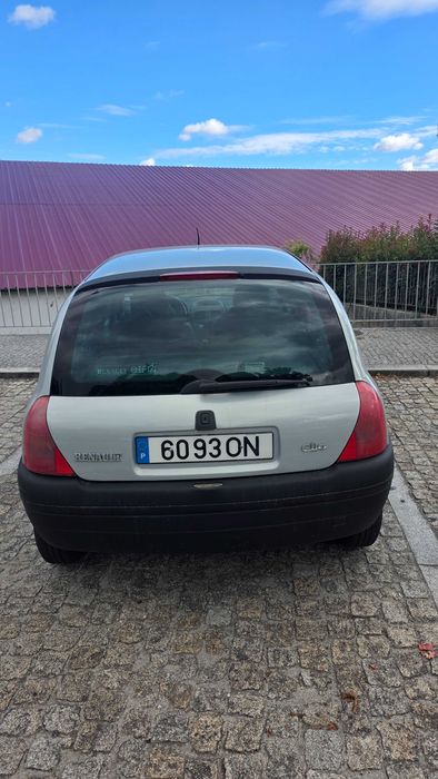 Renault Clio II cinzento