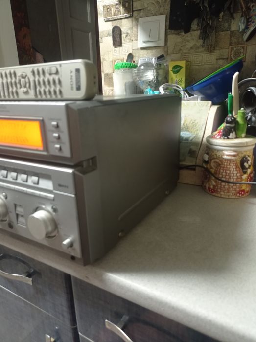 Продам усилитель с встроенным тюнером SONY