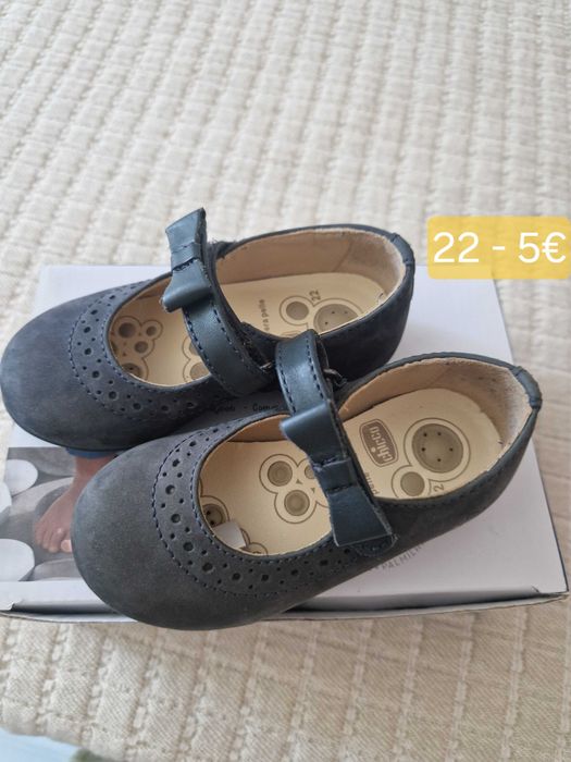 Diversa roupa e sapatos para menina 12 a 24m