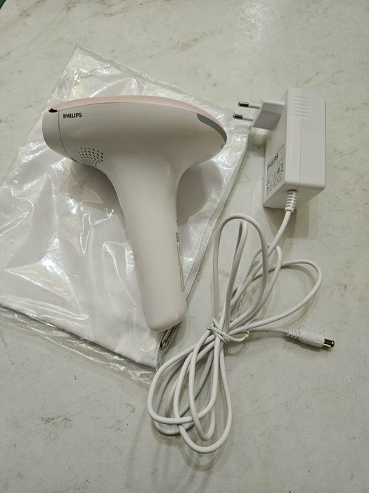 Фотоепілятор Philips Lumea