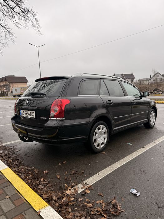Toyota Avensis 2007 2.0 бензин