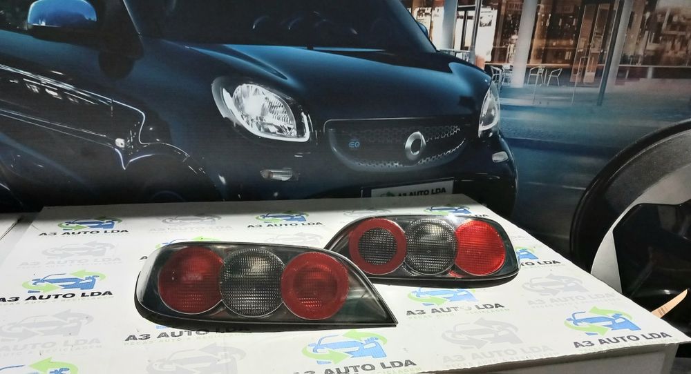 Farolim traseiro esquerdo e direito Smart Roadster