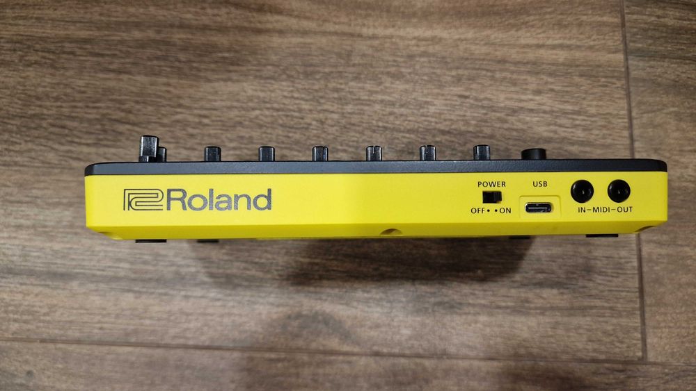 Roland P-6 sampler