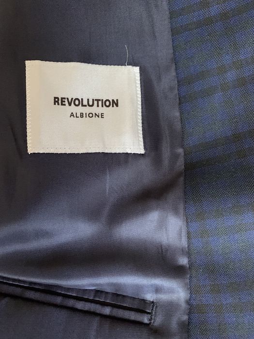 Marynarka Revolution r.176