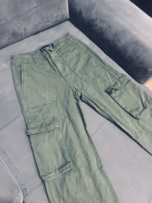 Stradivarius rozm xxs damskie spodnie khaki bojowki