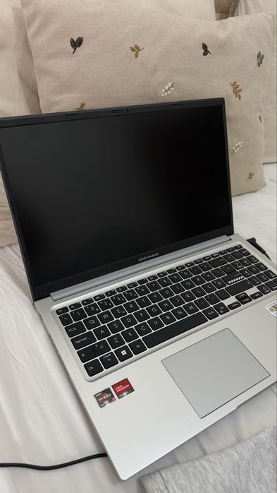 Asus VIVOBOOK novo