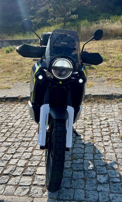 Husqvarna Norden 901 só 856 km 2024