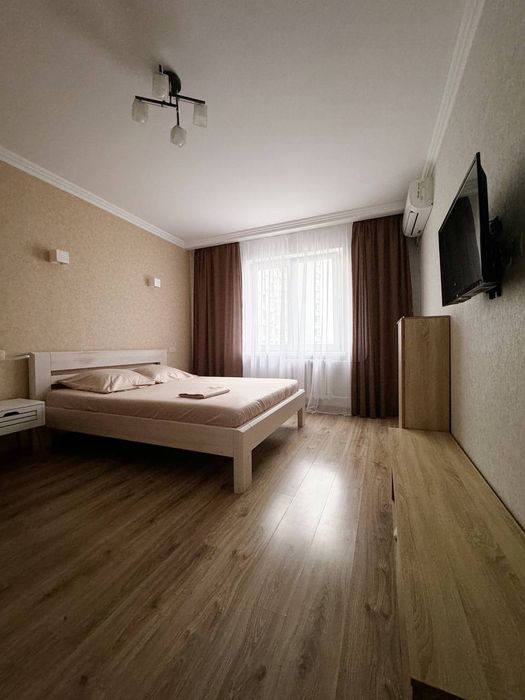 Посуточно квартира Троещина, ул. Закревского, 95