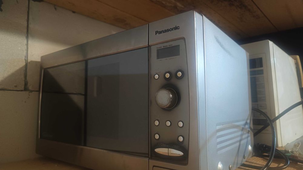 Микроволновка Panasonic под ремонт или на З/ч