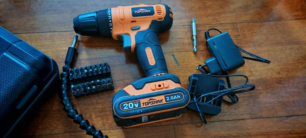 Aparafusadora TopShak 20v com mala