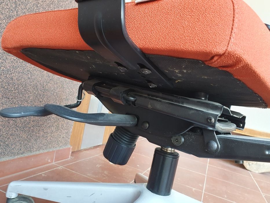 Fotel biurowy pomarańczowy