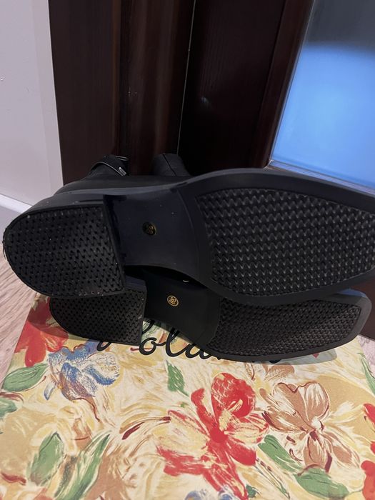 Ботінки жіночі.