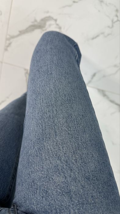 Стильні джинси синього кольору