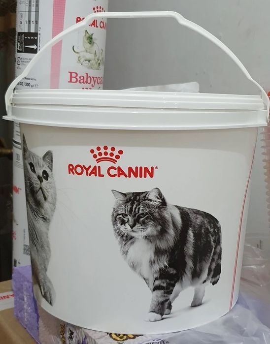 3 szt  • Półokrągłe Pojemniki na Karme • Royal Canin • Kot & Pies