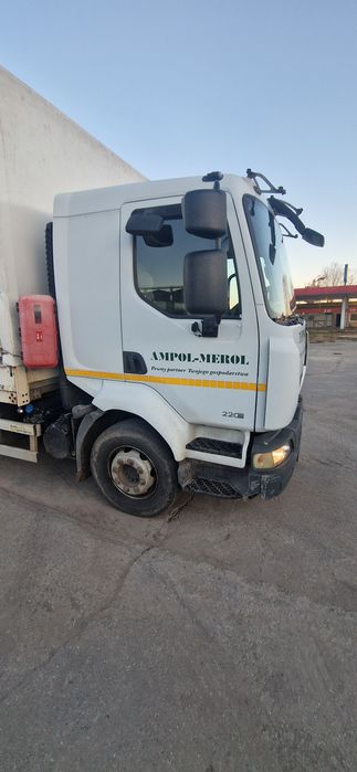 Renault Midlum skrzynia  plandeka winda
