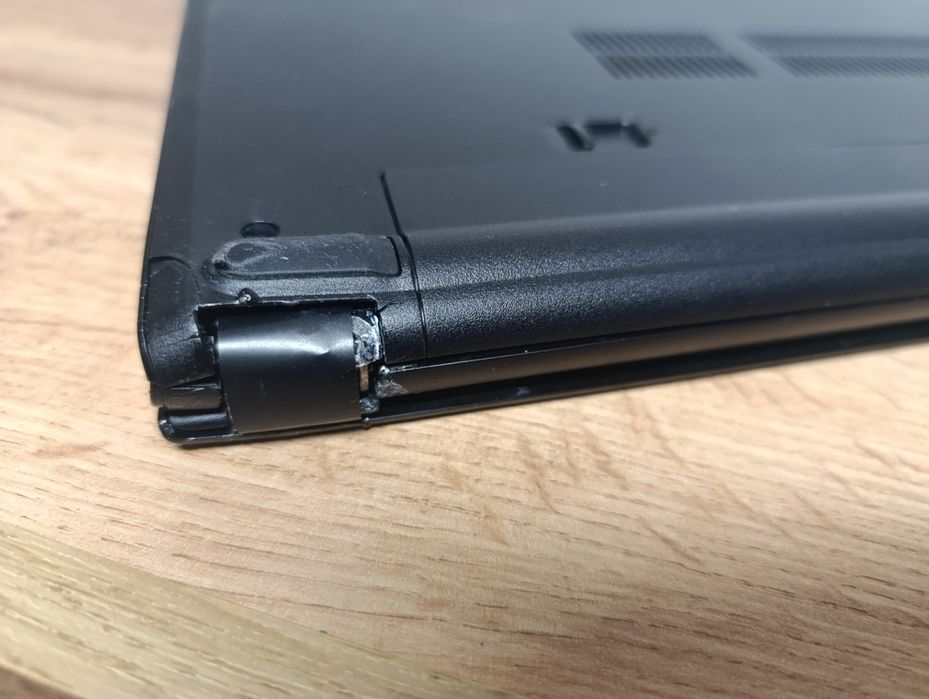 15'6 ноутбук Dell/i3-6006/Новий SSD 240GB/8GB DDR4/Батарея 3 години